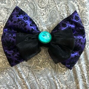 Disney Haunted Mansion Bow ft Madame Leota